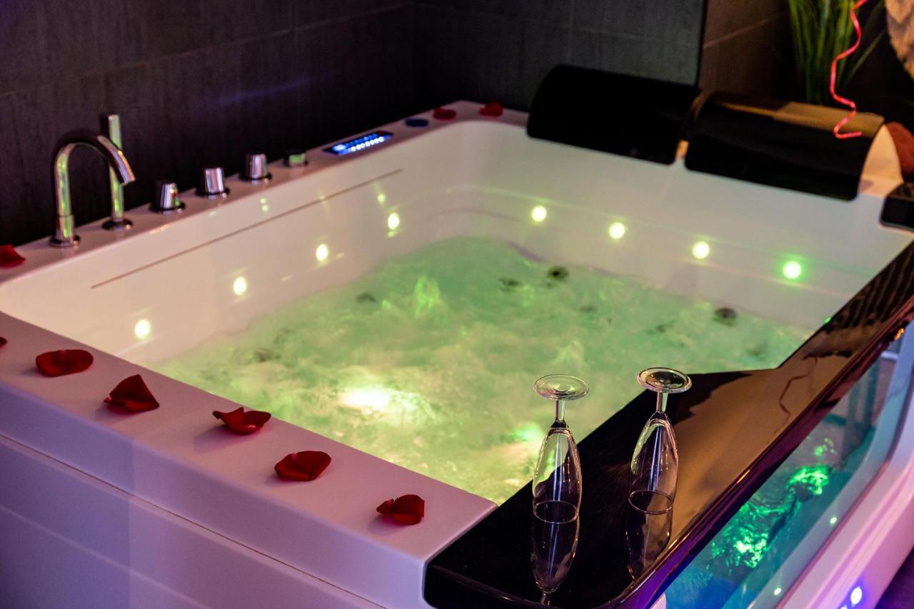 Suite And Spa 21 Digione Esterno foto